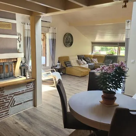 Hotell Les Lauriers : Piscine Chauffee Et Climatisation Sigoulès