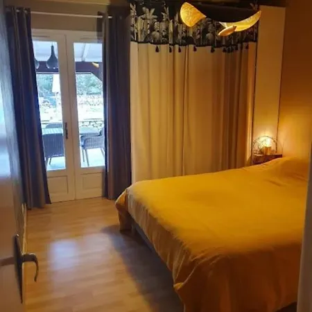 Hotell Les Lauriers : Piscine Chauffee Et Climatisation Sigoulès